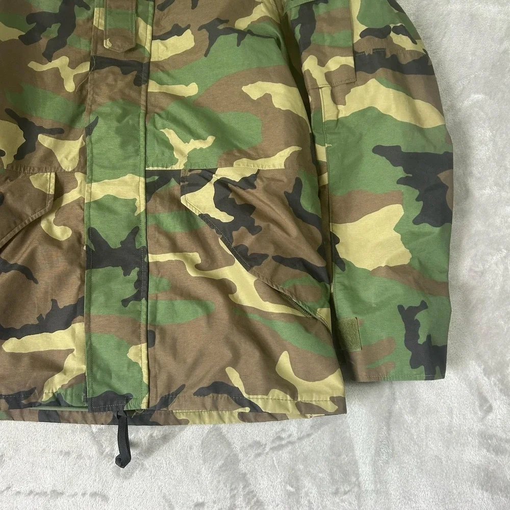 Vintage Tennier Industries Coat Mens Medium Green Camo Hooded Parka USA Military